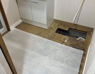 【川崎市多摩区M様邸】床のベコベコを根本改善！床下環境の最適化と貼り替え工事