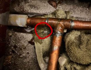 【賃貸マンション漏水】給湯管ピンホール修理から内装復旧まで、職人一人で即解決！